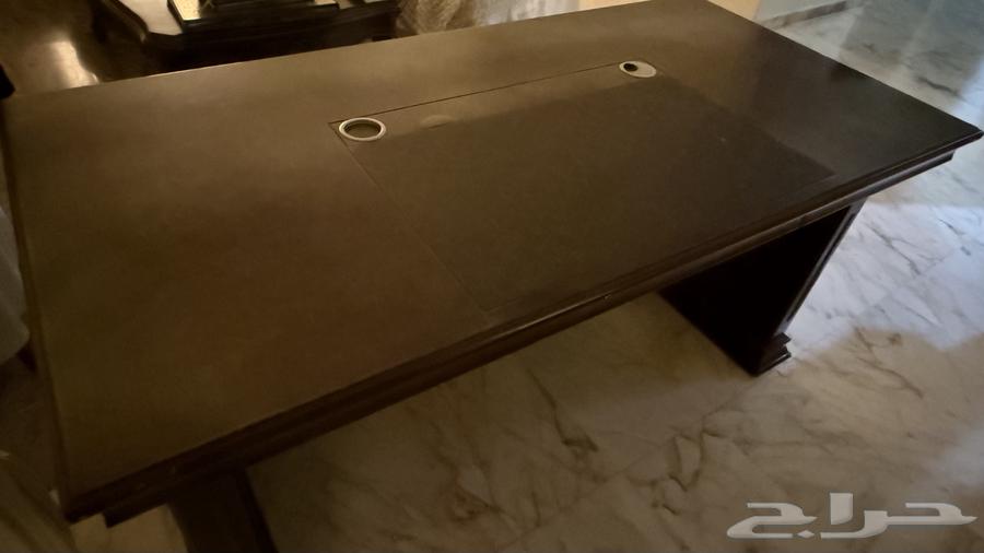 مكتب بني للبيع على السوم64385551089411110