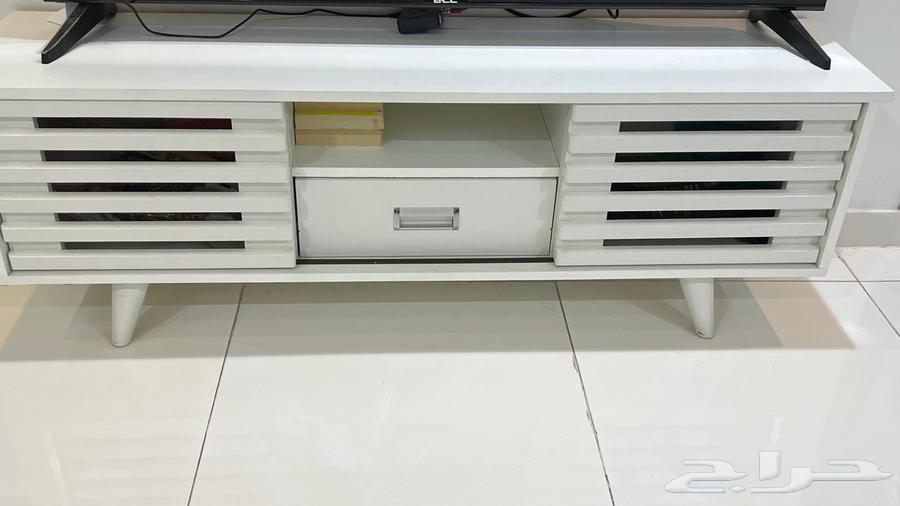 قطعتين كنب و طاولات تلفزيون64385411723779113