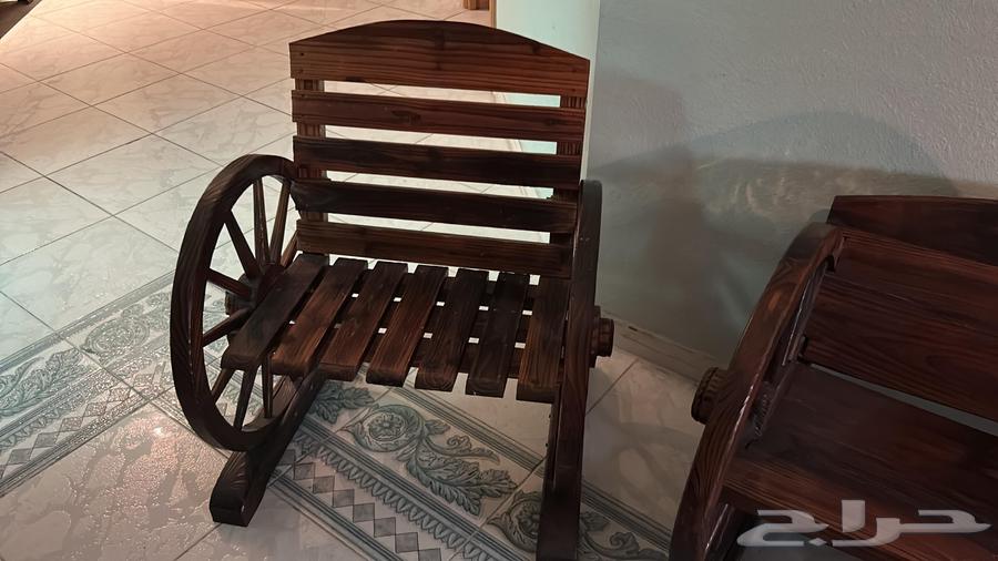 كراسي خشبيه ومكانس ثنتين64390193845377110