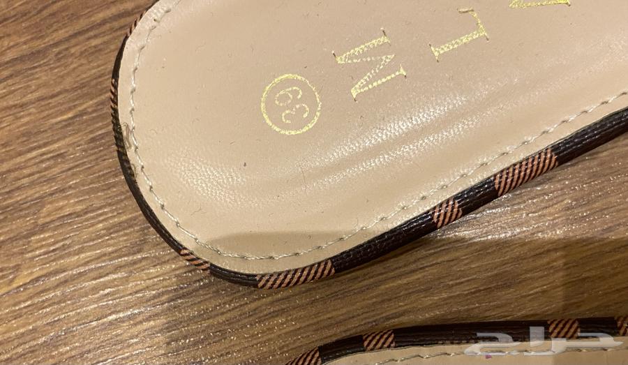 Sandals, Flats64381370222979113