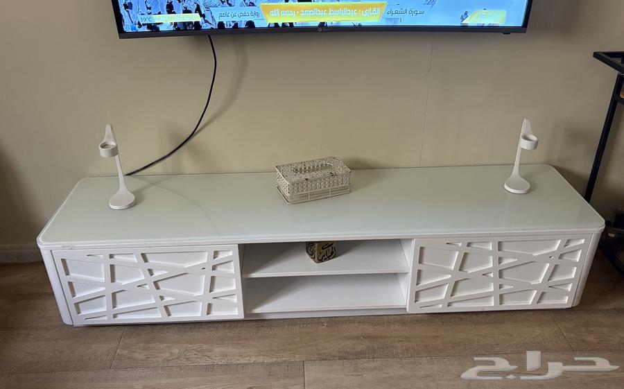 كنب نظيف و طاوله جميلة64384591142275111