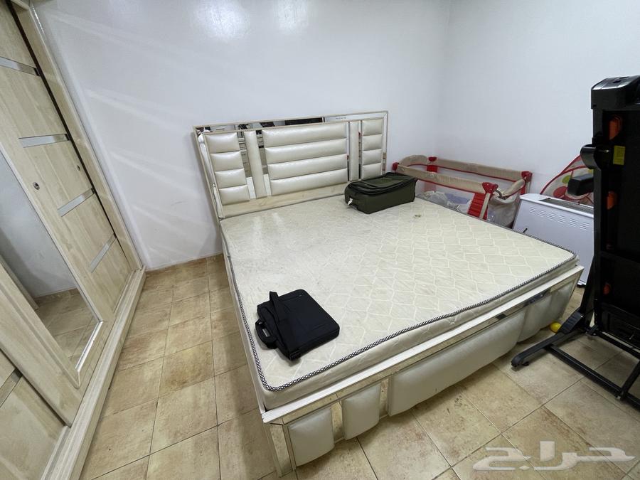 غرفه نوم تفصيل مكونه من ثمان قطع للبيع64378687599747114