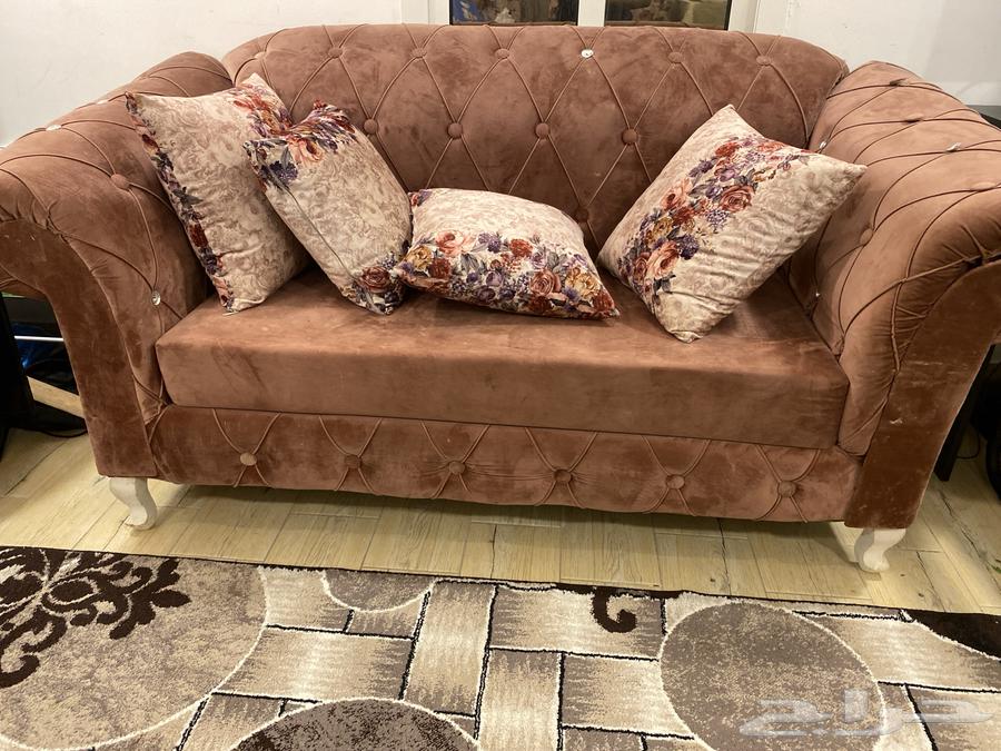 كنب للبيع حالته جيده64390375021698112