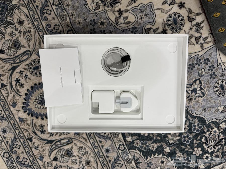 ماك بك اير شاشة 13.30 بوصه ذاكرة 512 شبه جديد64378091040643113