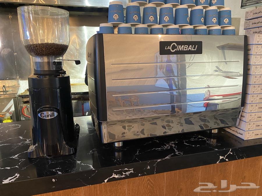 مكينة اسبريسو ايطالية لاتشمبالي شبه جديدة للبيع64379341305473113