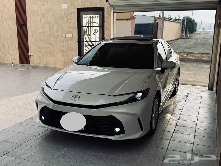 كامري 2025 بنزين LE شبه جديد سعودي64532565078401111
