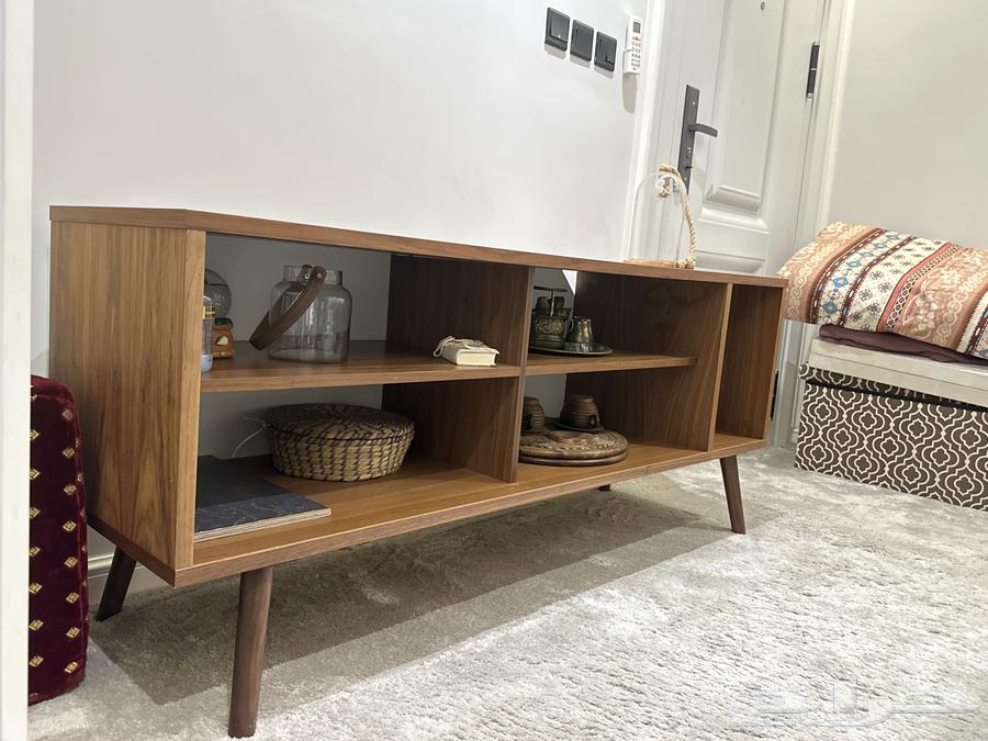 طاولة تلفزيون خشب صافي شركة اي ديزاين64382224409091110