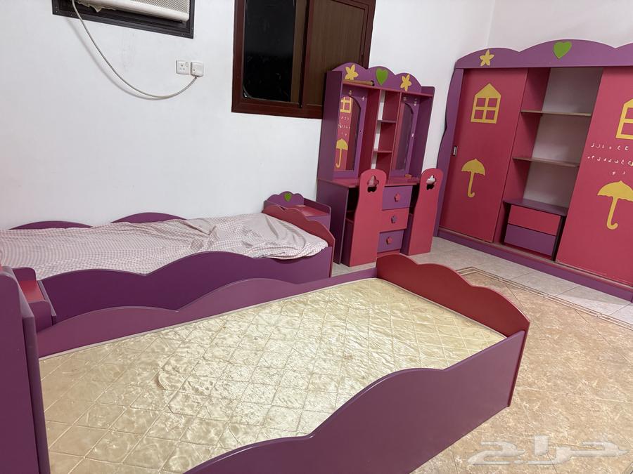 غرفة نوم ب300 ريال الموقع خلف مجمع الأحمدي64384549119490110