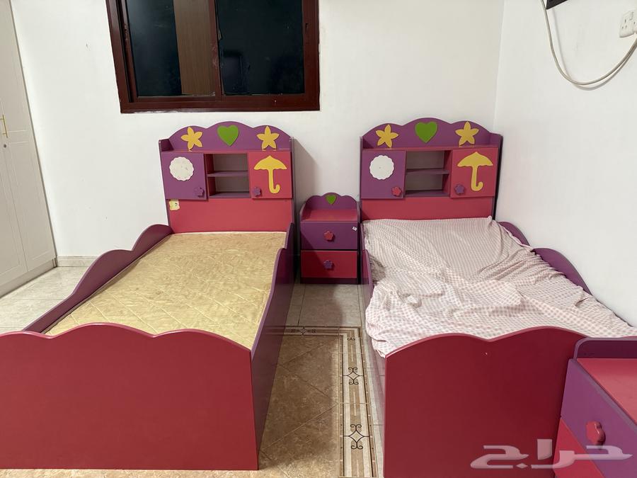 غرفة نوم ب300 ريال الموقع خلف مجمع الأحمدي64384549119490111