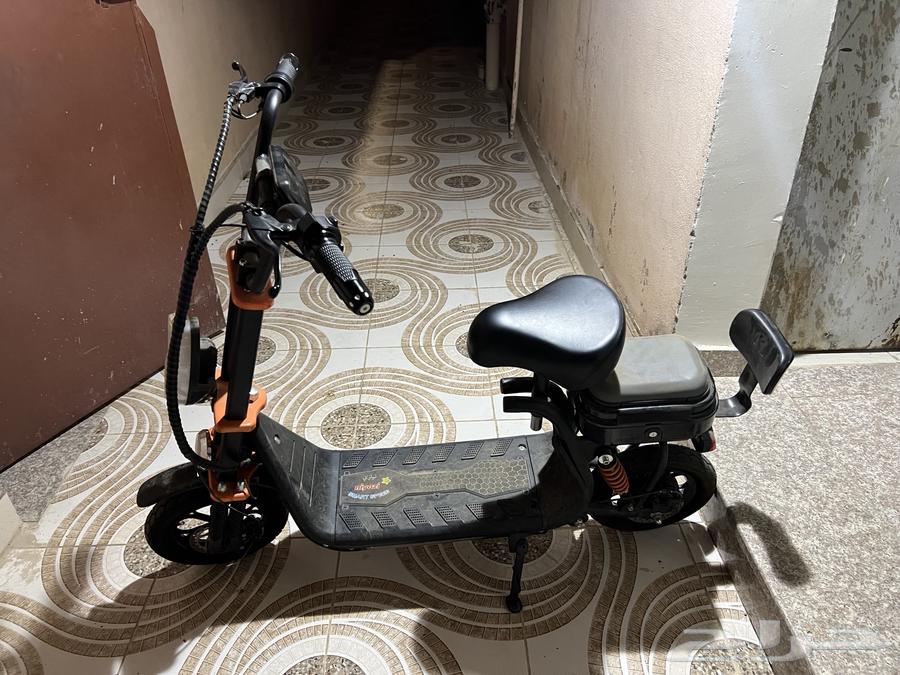 سكوتر استخدام أسبوع بس للبيع مستعجل64388509347330113