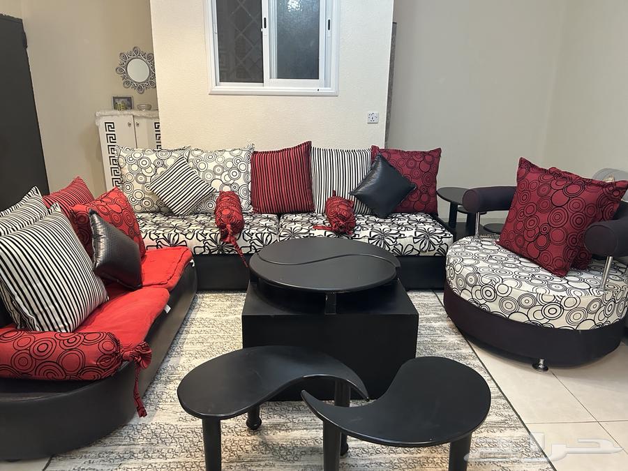 تلفزيون و كنب للبيع64391742442626112