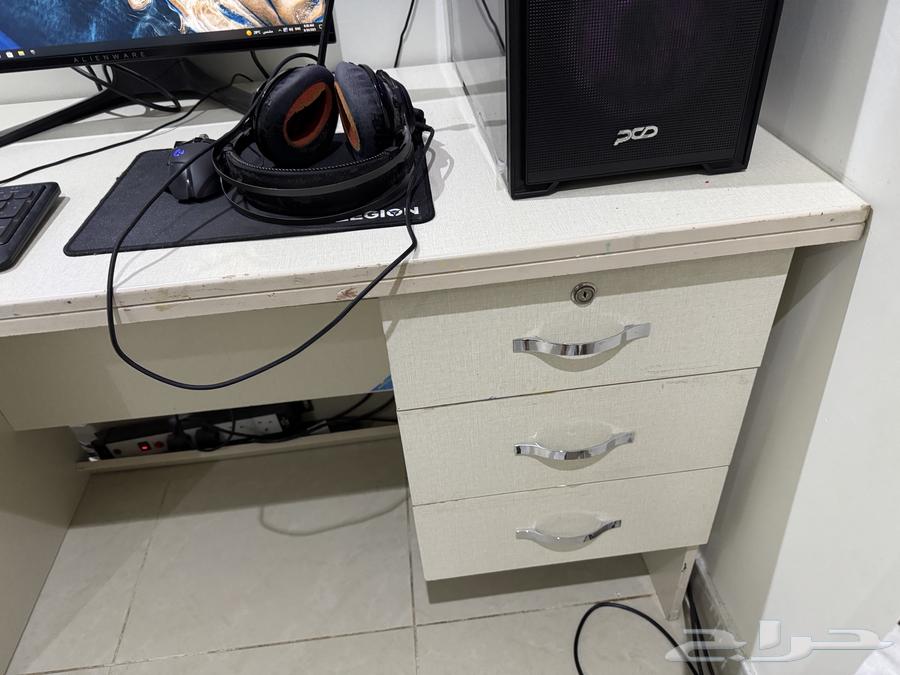 طاوله للبيع64379925680643111