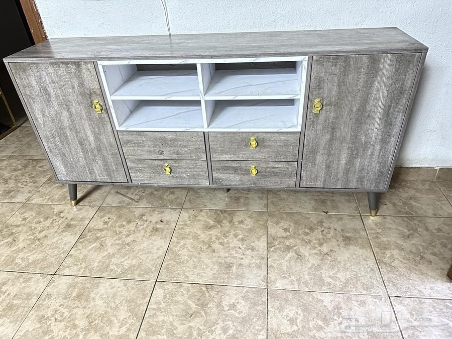 Almost new dining table64391852397827110