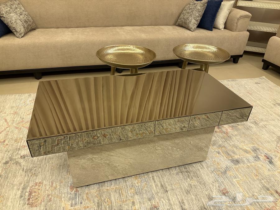 4طاولات خدمه ذهبيه طاوله في النص64388578464513110