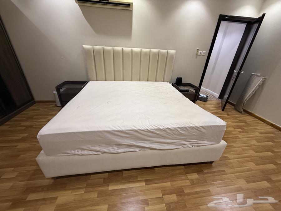 غرفة نوم كامله شيه جديدة لم تستخدم سوا ثلاث اشهر64387829624450110
