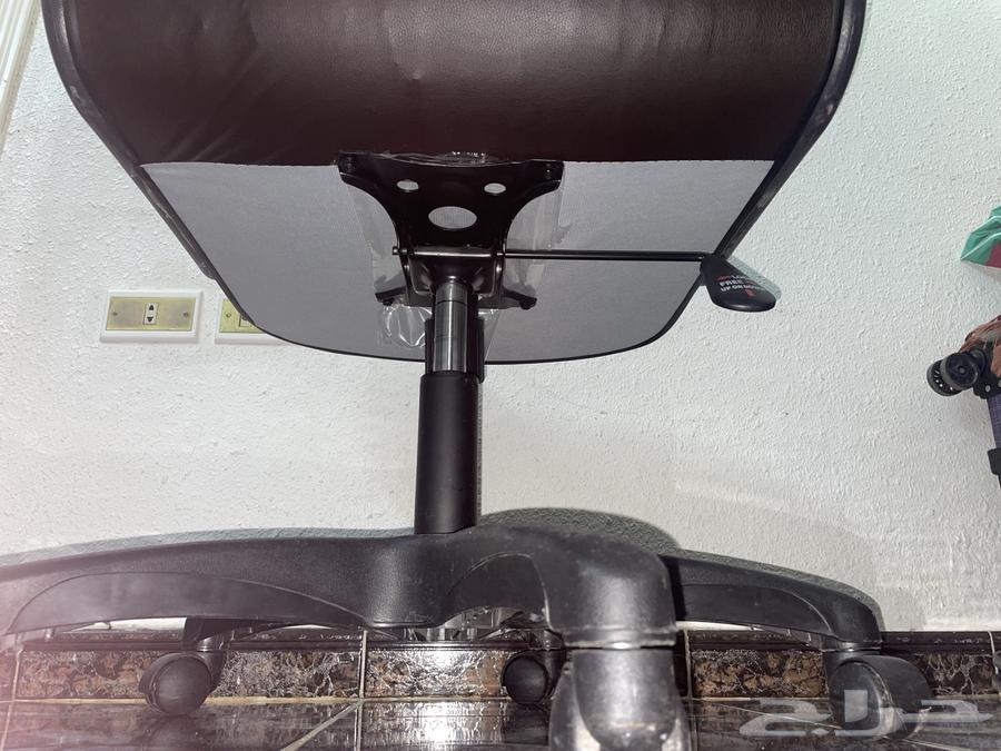 كرسي مكتبي متحرك شبه جديد64391962731649113