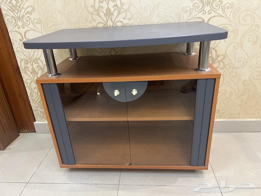 طاولة تلفزيون مميزة للبيع64391618407681111