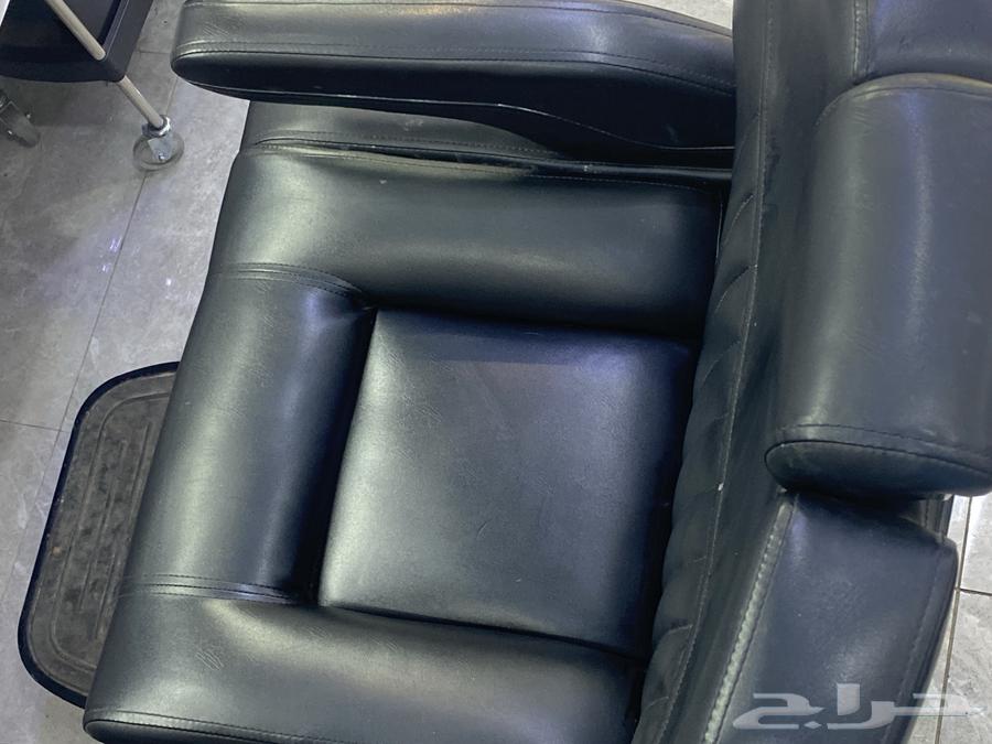 كرسي صالون يحتاج للبيع بشكل عاجل64385007787649111