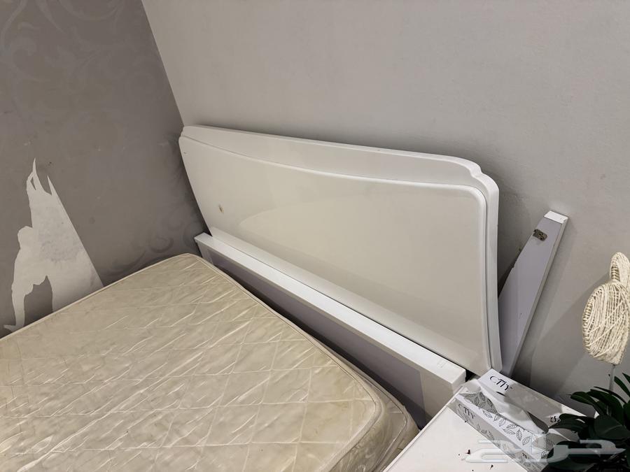 للبيع أثاث غرفة نوم مستخدم بحالة جيدة64390802455425112