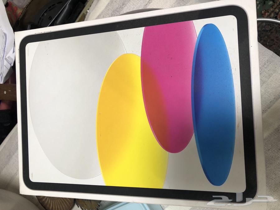 ايباد ابل الجيل العاشر لون فضي 256 GB معه قلم و كيبورد64387871386626111