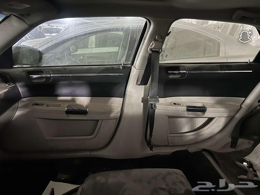 كرايسلر 2006 srt8 6.1 للبيع قطع فقط64467662496131114