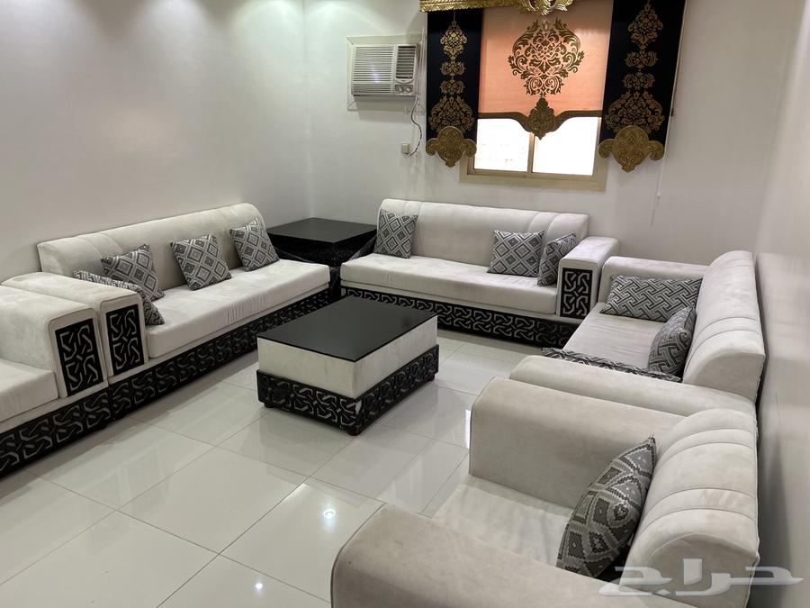 كنب ابيض جديد جدا  للبيع64385494913537110