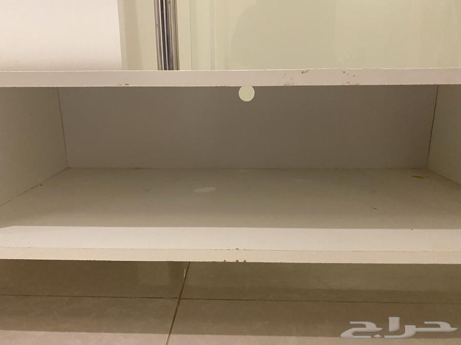 طاولة تلفزيون للبيع64379079394434112