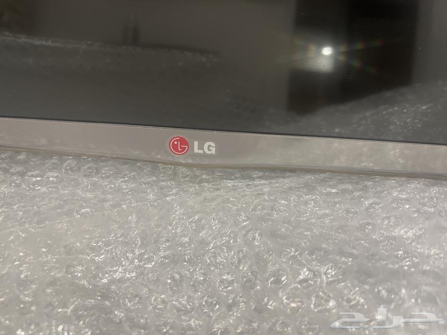 طاولة تلفزيون و شاشة تلفزيون64381150296321112