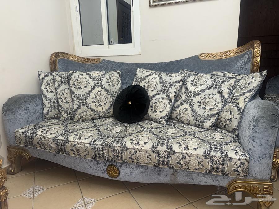 كنبة ثلاثية للبيع بسعر رمزي64379297023489110