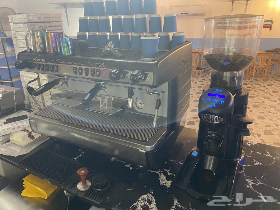 مكينة اسبريسو ايطالية لاتشمبالي شبه جديدة للبيع64379341305473112
