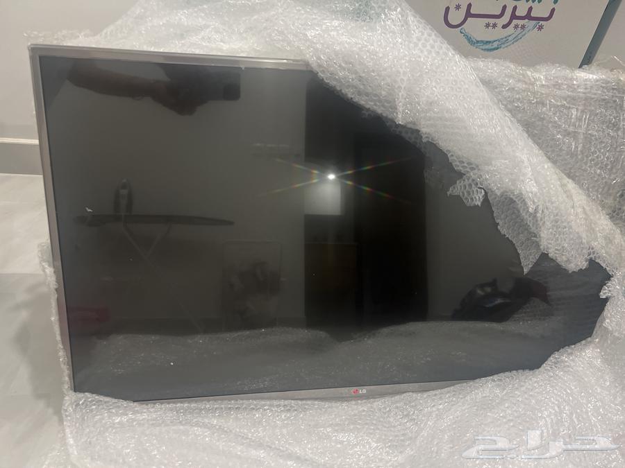 طاولة تلفزيون و شاشة تلفزيون64381150296321111