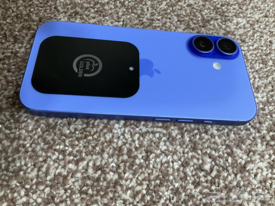 Regular iPhone 16, clear advertisement64386655233793112