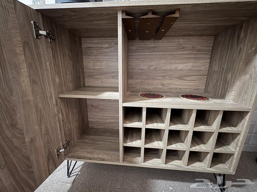 ركن قهوة تفصيل خشب اصلي نظيف جدا64385327981443111