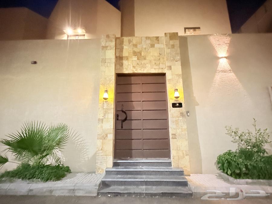 حديد باب مودرن شبه جديد64384189188355114