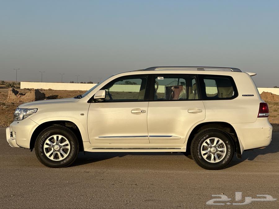 جيب لاندكروزر ستين عام بدي ومحركات وكاله64522005463682112