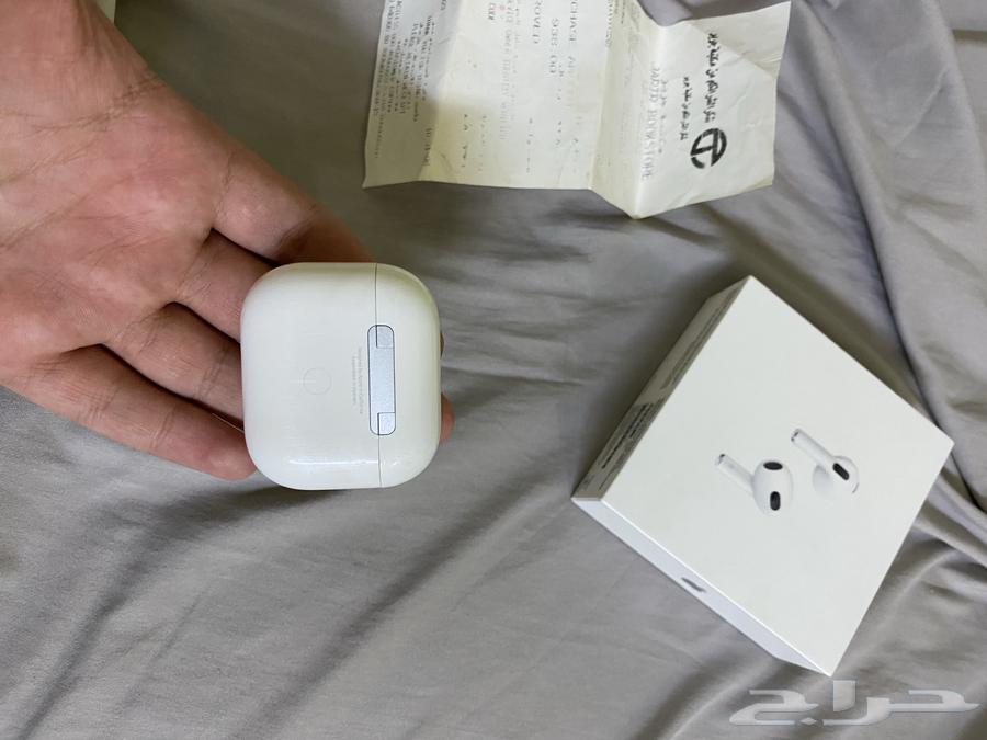 علبة سماعاة ايربودز من جرير بلفاتورها والكرتون والرقم التسلس64391784198787111