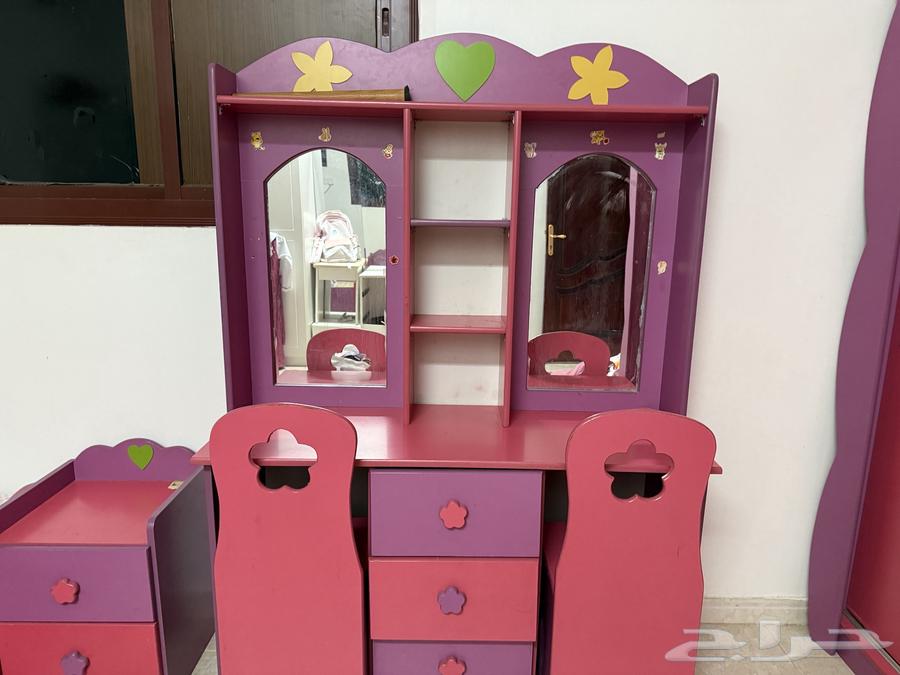 غرفة نوم ب300 ريال الموقع خلف مجمع الأحمدي64384549119490113