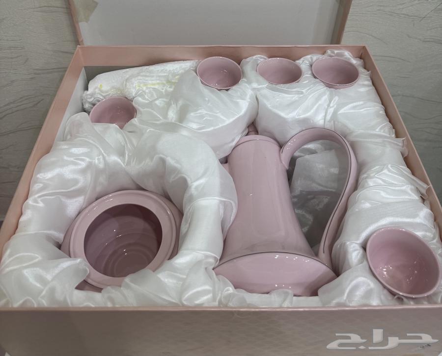 طقم دلة وابريق وردي64379822233602110