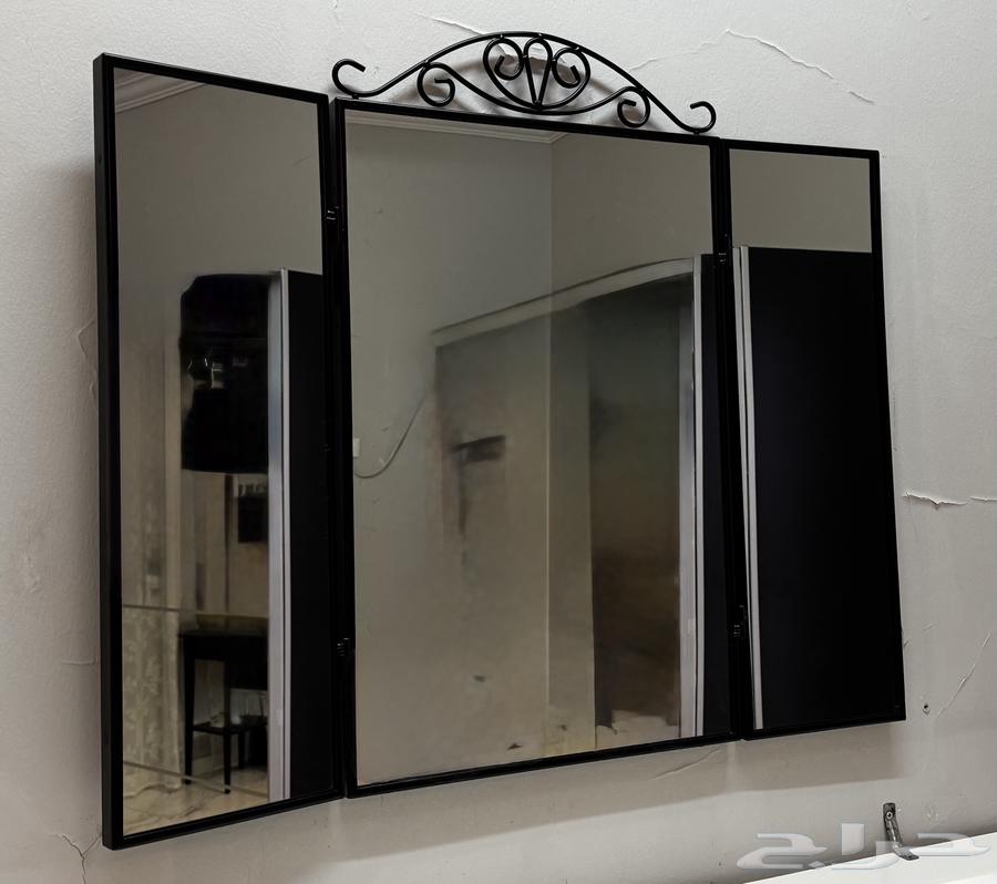 مرايا من ايكيا باللون الاسود64383386549634111