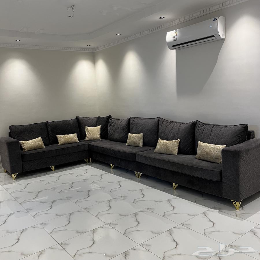 Selling an L-shaped sofa and nearly four by four supports64385411833985110