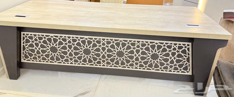 طاولة مكتب حديث لم يستعمل64387634704386110