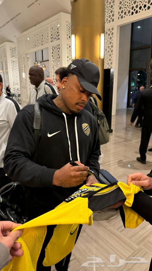 تيشرت الاتحاد موقع بتوقيع64385036128643112