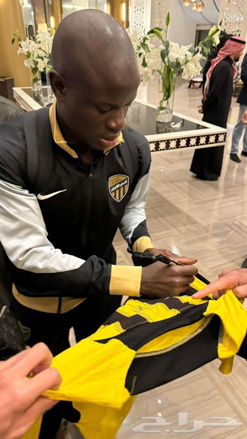 تيشرت الاتحاد موقع بتوقيع64385036128643111