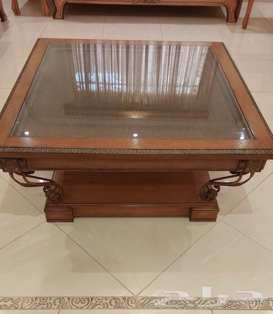 Entrance table, tea table, and carpet64378454981505112