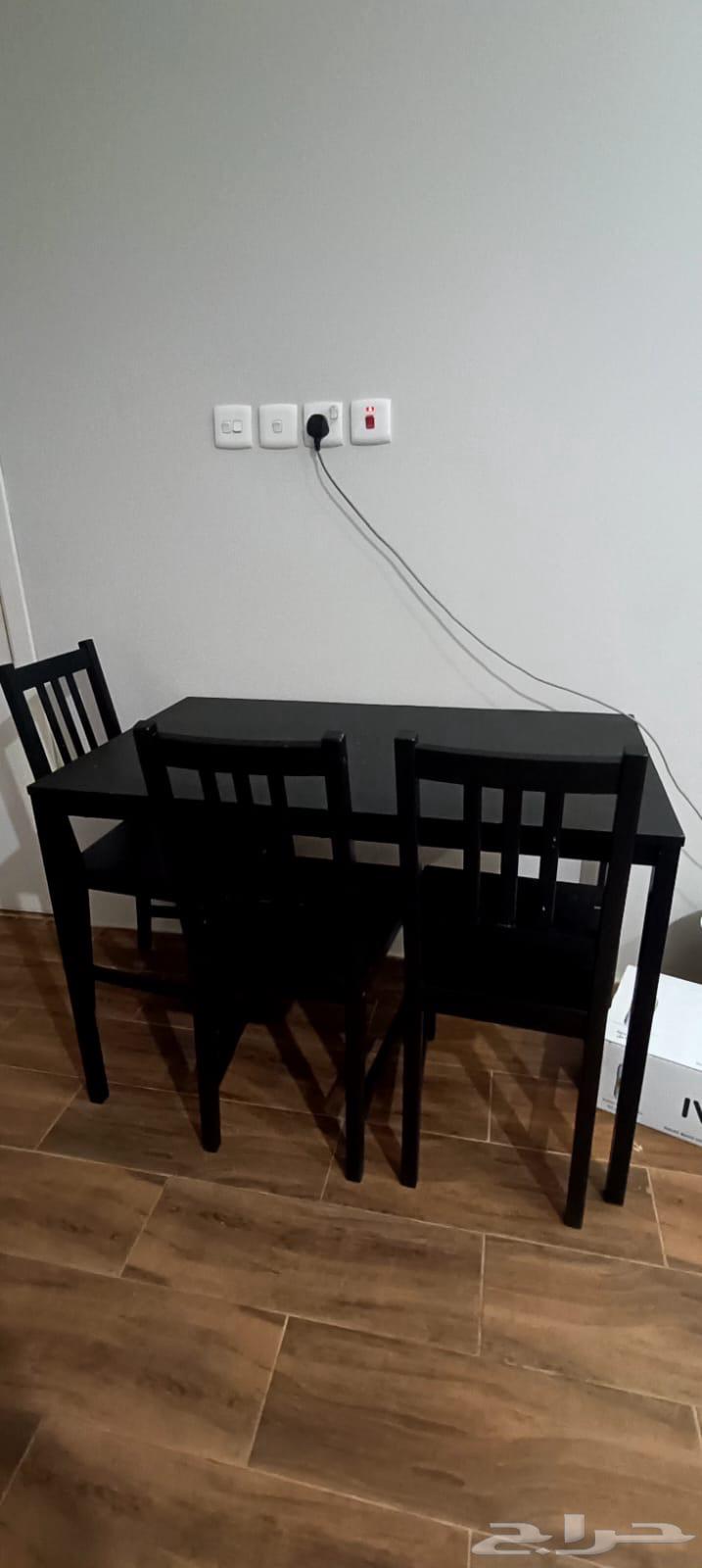 طاوله بالكراسي للبيع64378484235779110