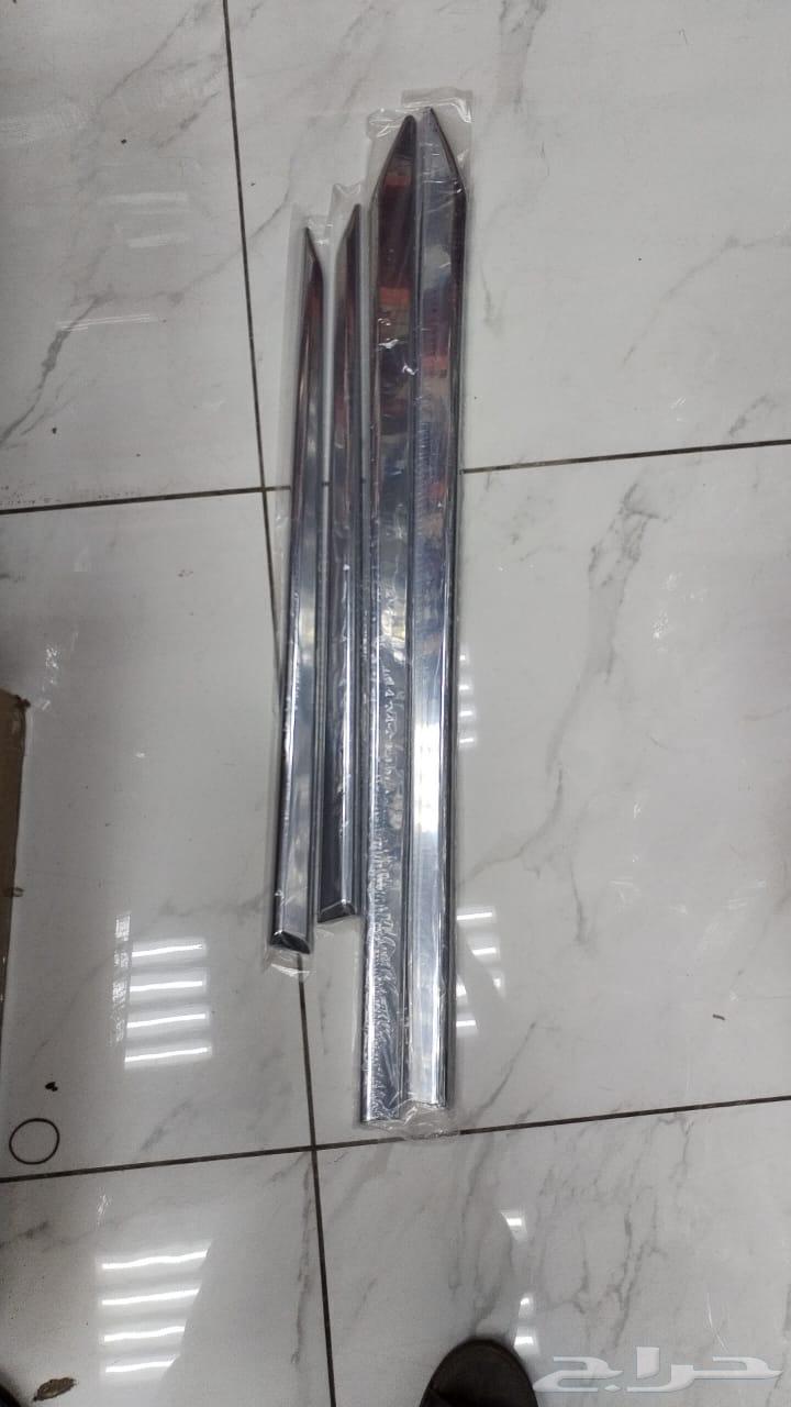 Toyota Avalon 2022 Door Handles and New Spoiler and Badges64524712135427110