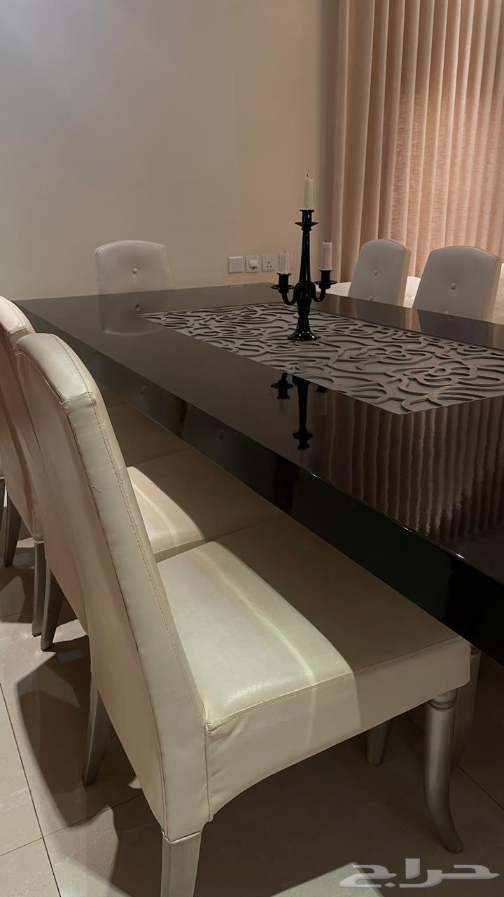Dining table64380463407233113