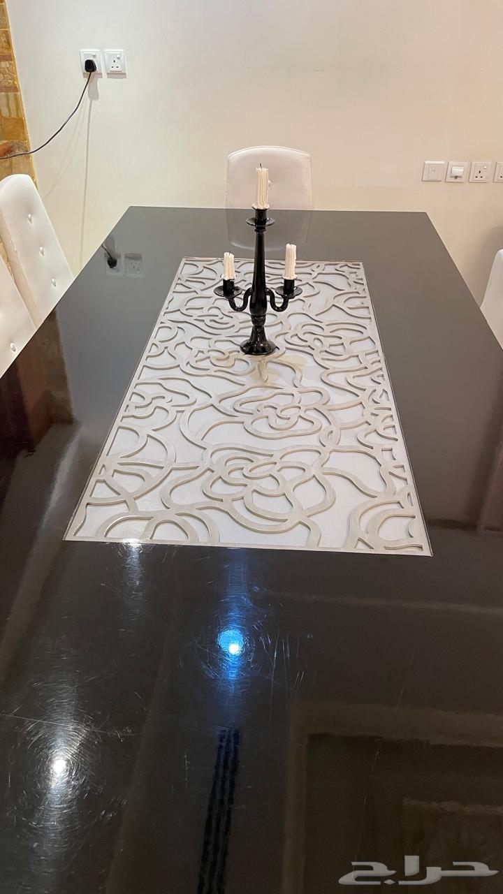 Dining table64380463407233112