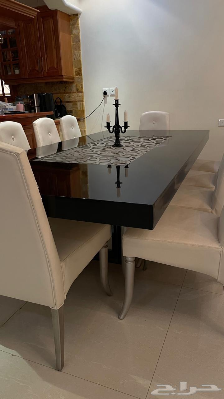 Dining table64380463407233111