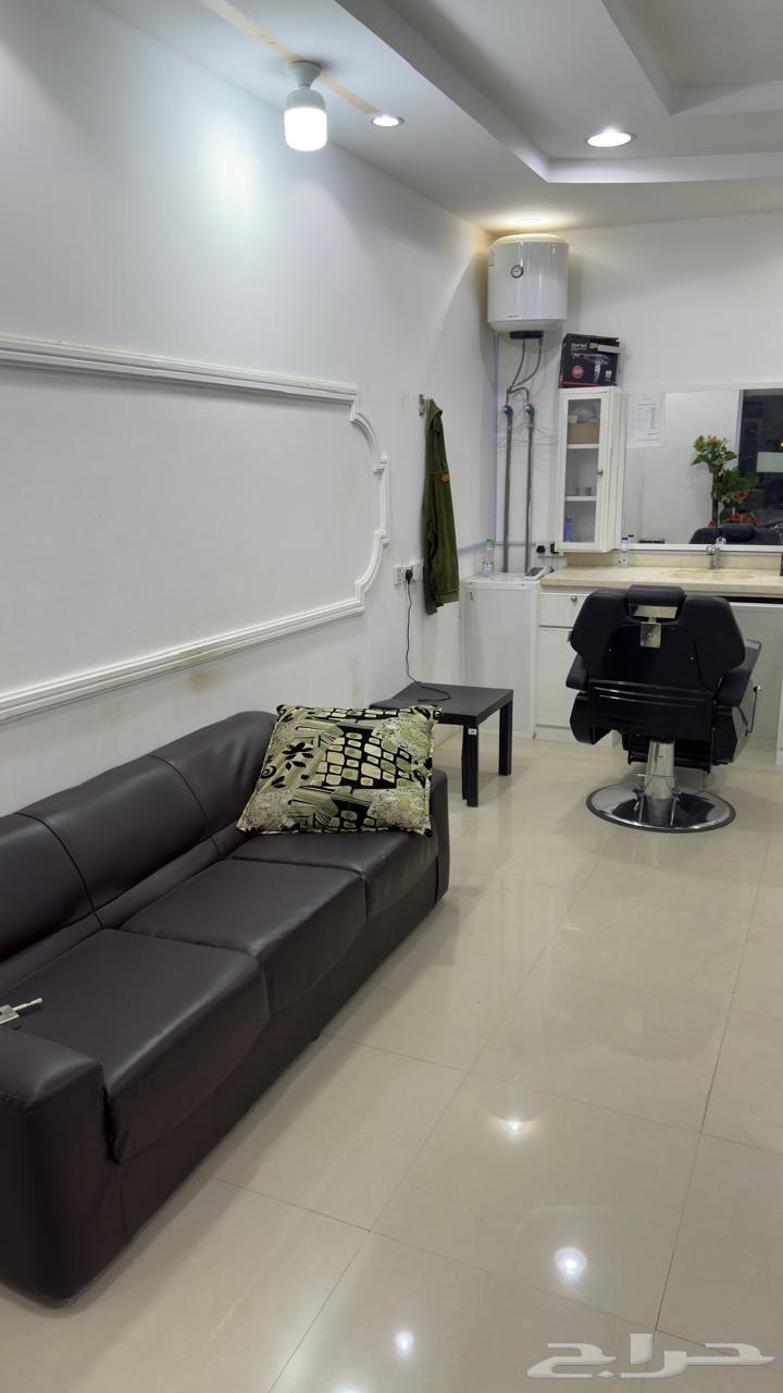 للبيع عدد كراسي للحلاق64382279240195111